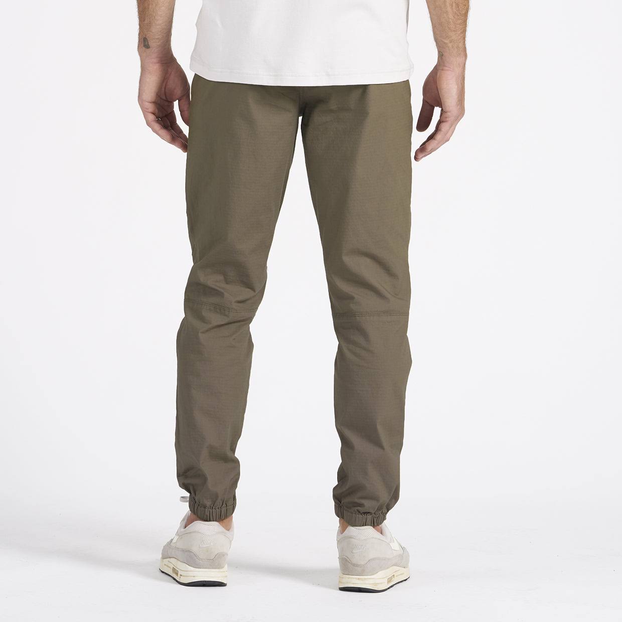 Vuori Men's Ripstop Traveler Jogger Dark Oregano NCQNSBHK_AVIDG