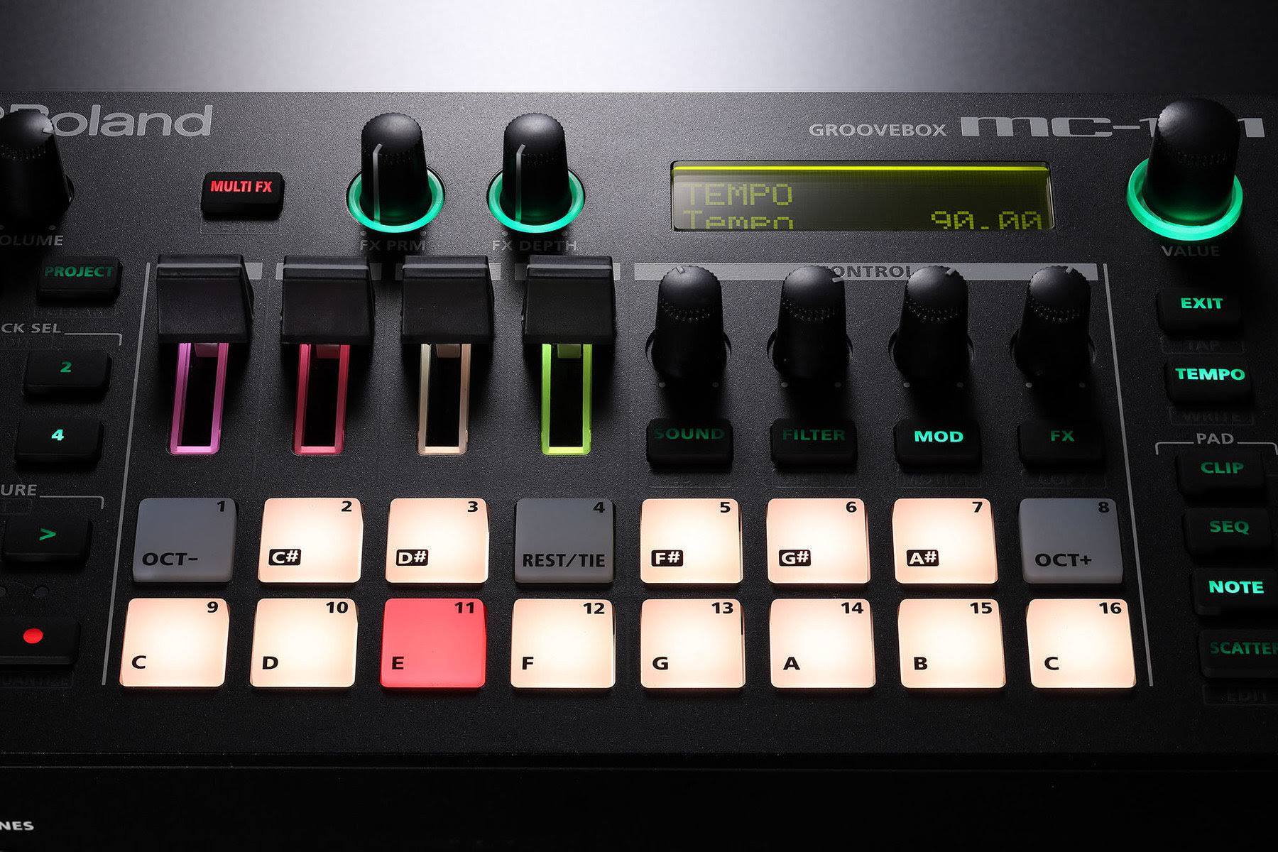 Roland Mc-101 BRY9H9RK_V0EQ3