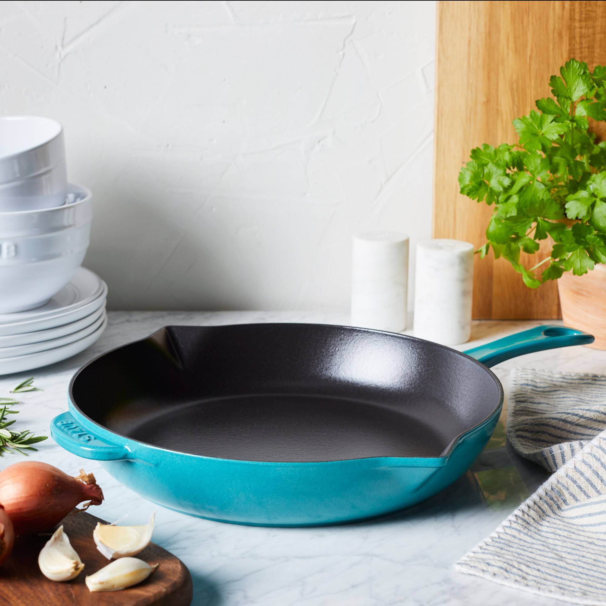 Staub 10 Cast Iron Fry Pan (Turquoise) ENEMMOYI_QBCUD