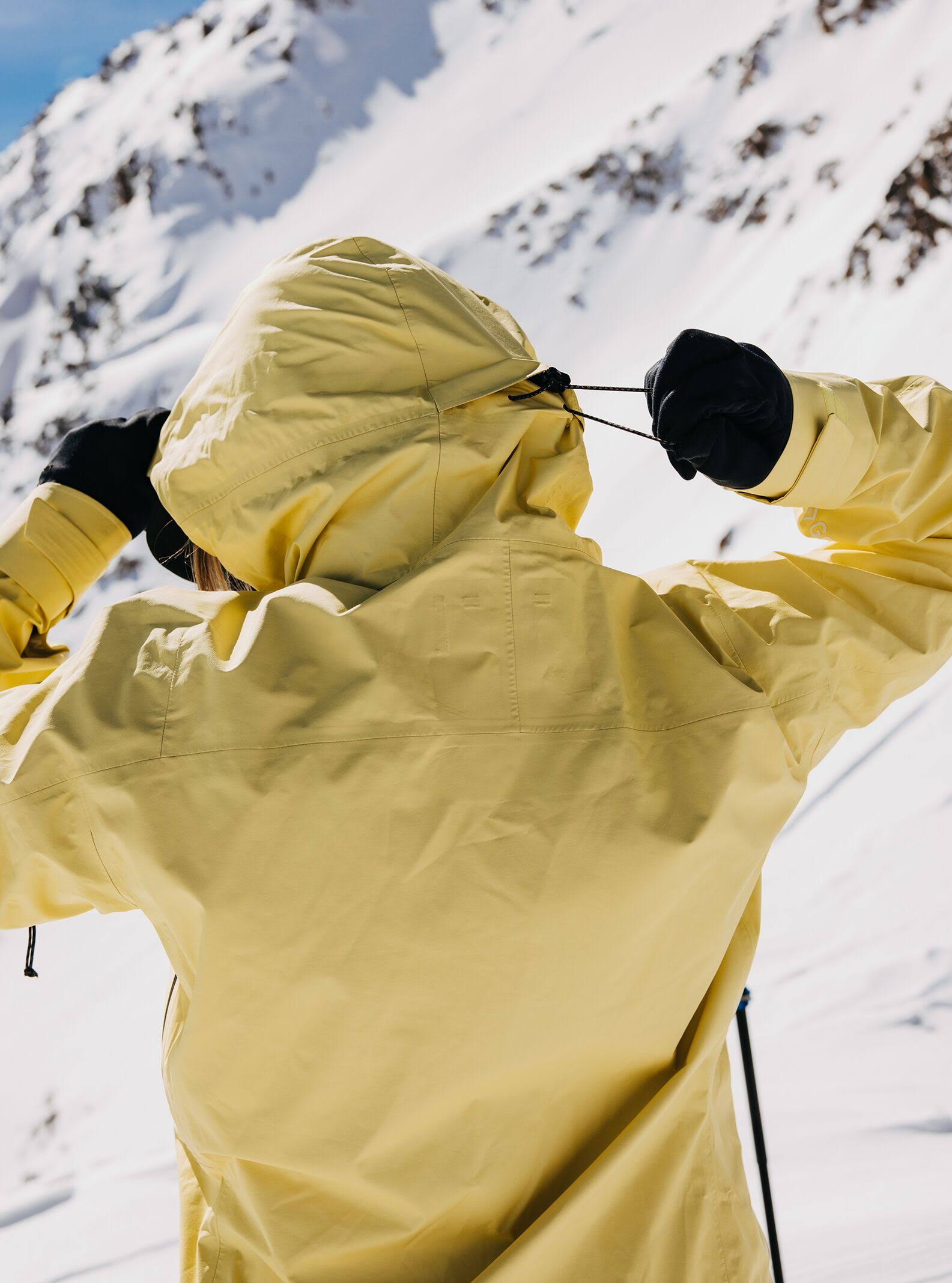 Burton Women's [Ak] Surgence Gore-Tex 2l Jacket, Buttermilk, AOCJ6W0L_K9PZB