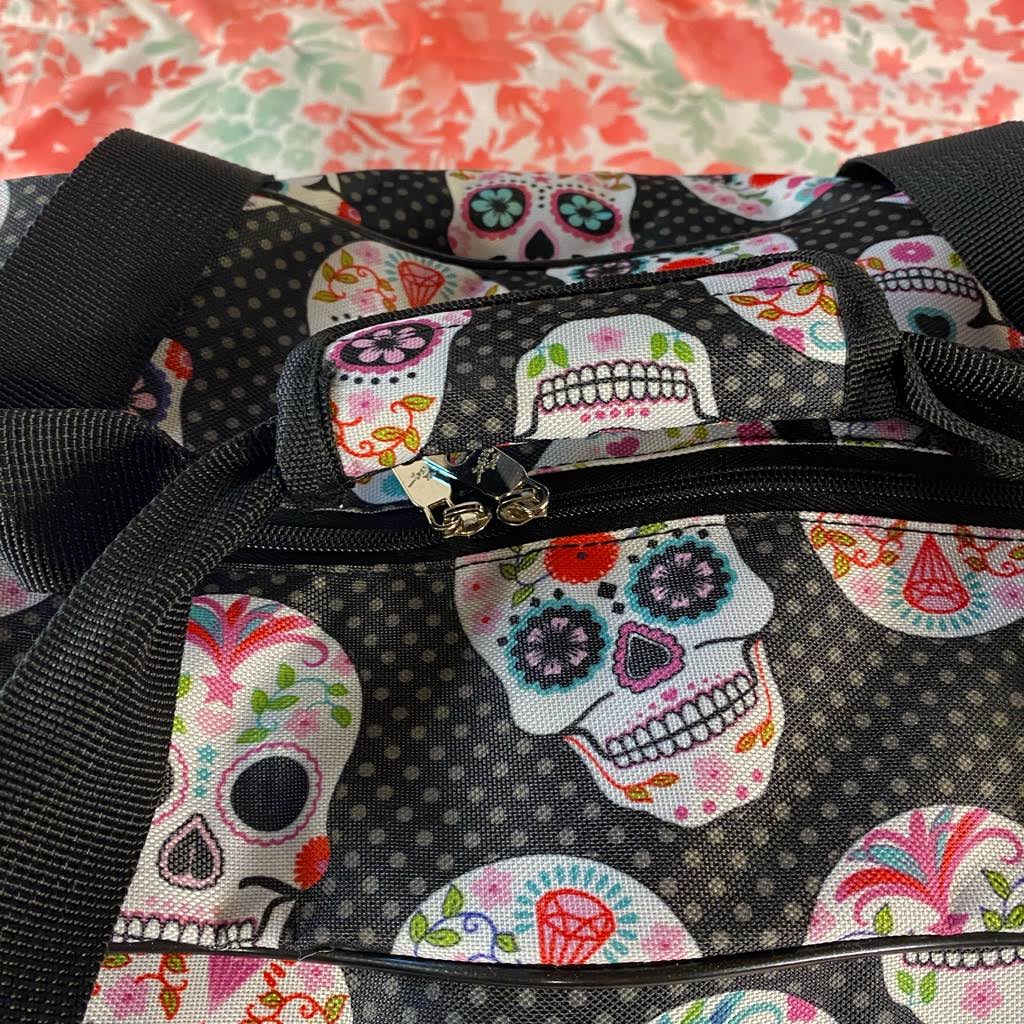 Betsey Johnson Bags | Betsey Johnson Skull Duffle Rolling Bag - Nwt | Color: Black/Pink | Size: Os | Deposhluxe's RAVWKT0L_OIWTL