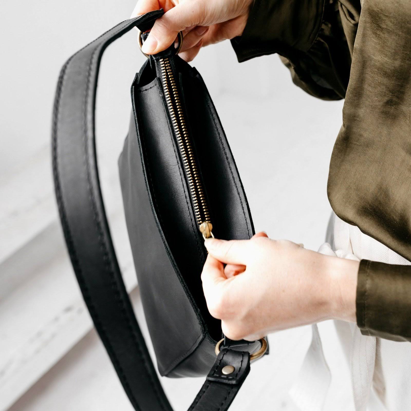 Almost Perfect' Triangle Shoulder Bag, SF4WGTP8_R5OEW