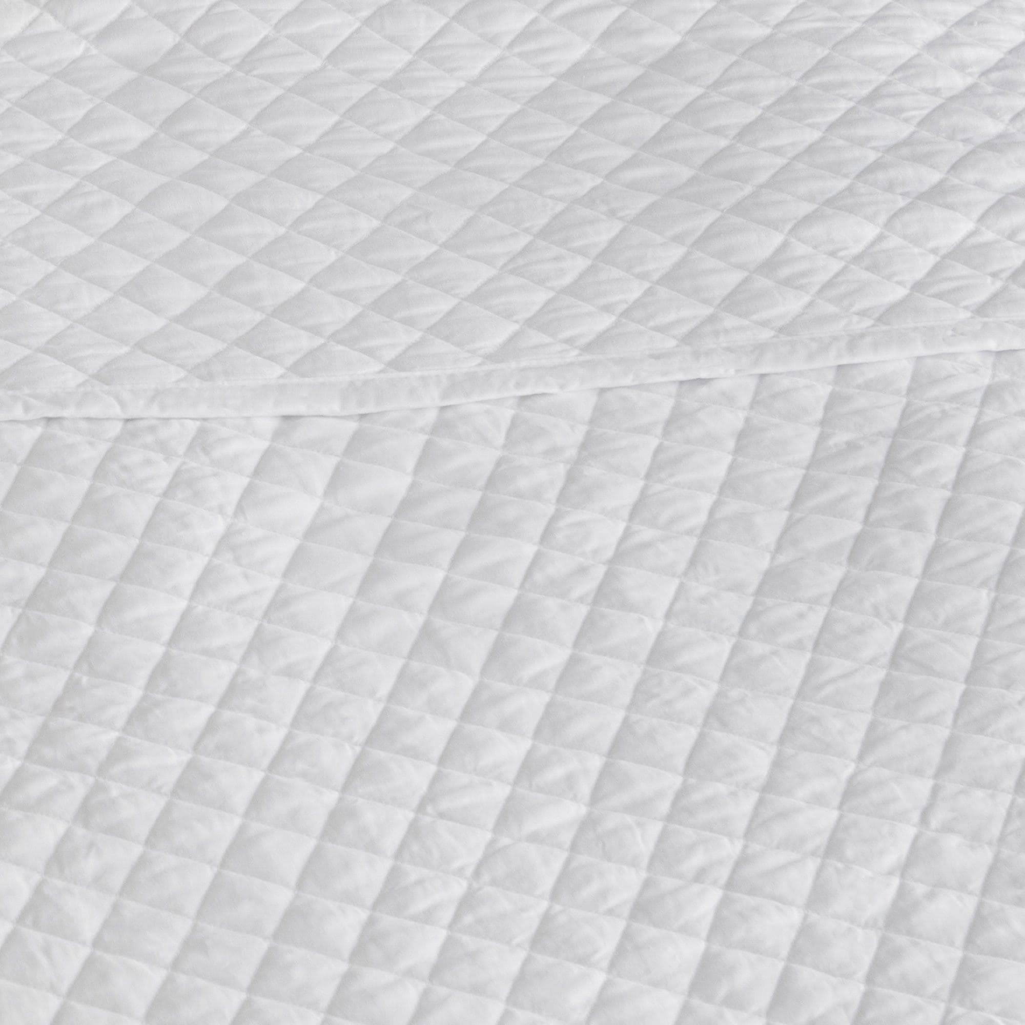 Jennifer Adams Diamond Coverlet (Linen, King/California King) CW6YU5NS_RD1KN