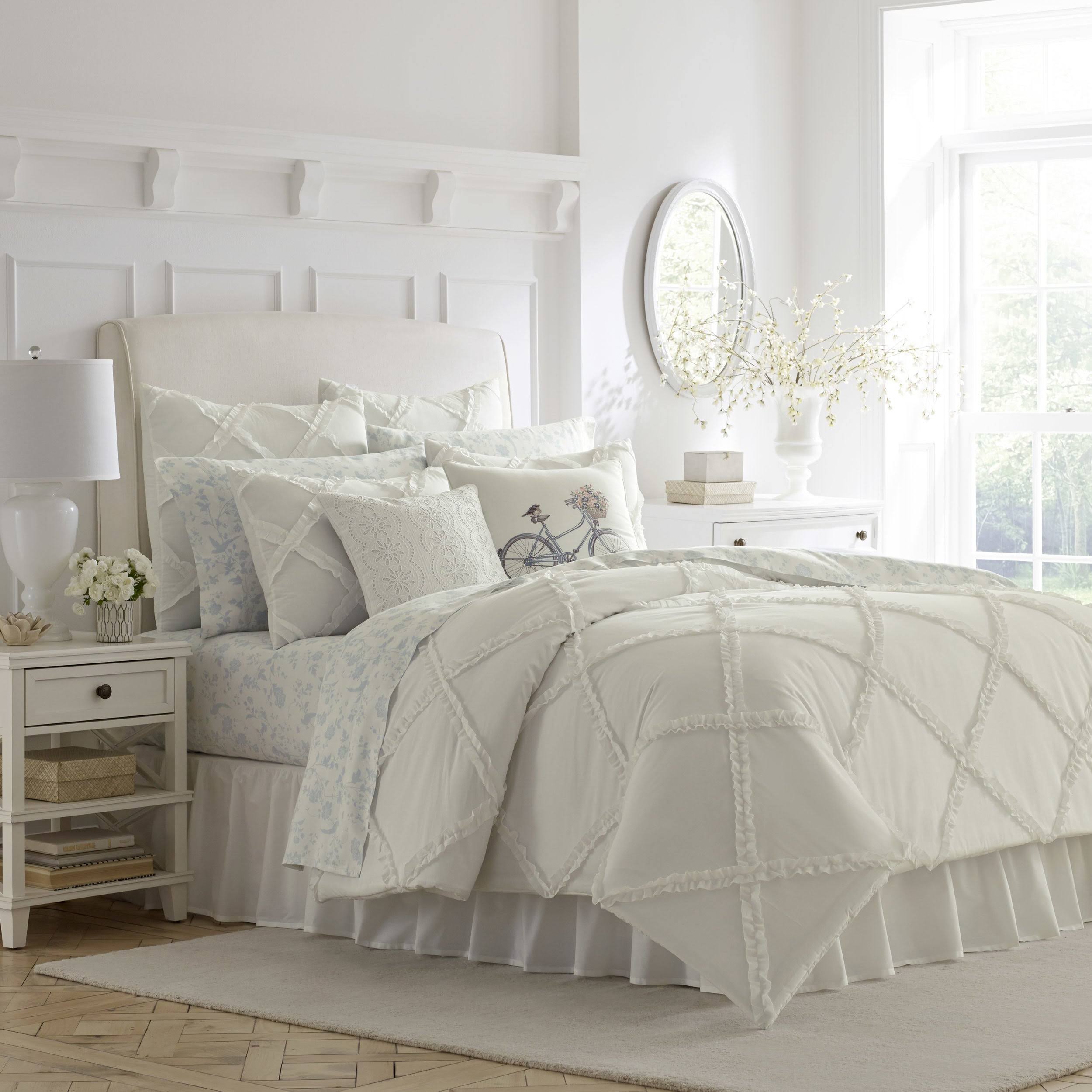 Laura Ashley Adelina Duvet Cover Set, Full/Queen - UZFHNNB1_MATIO