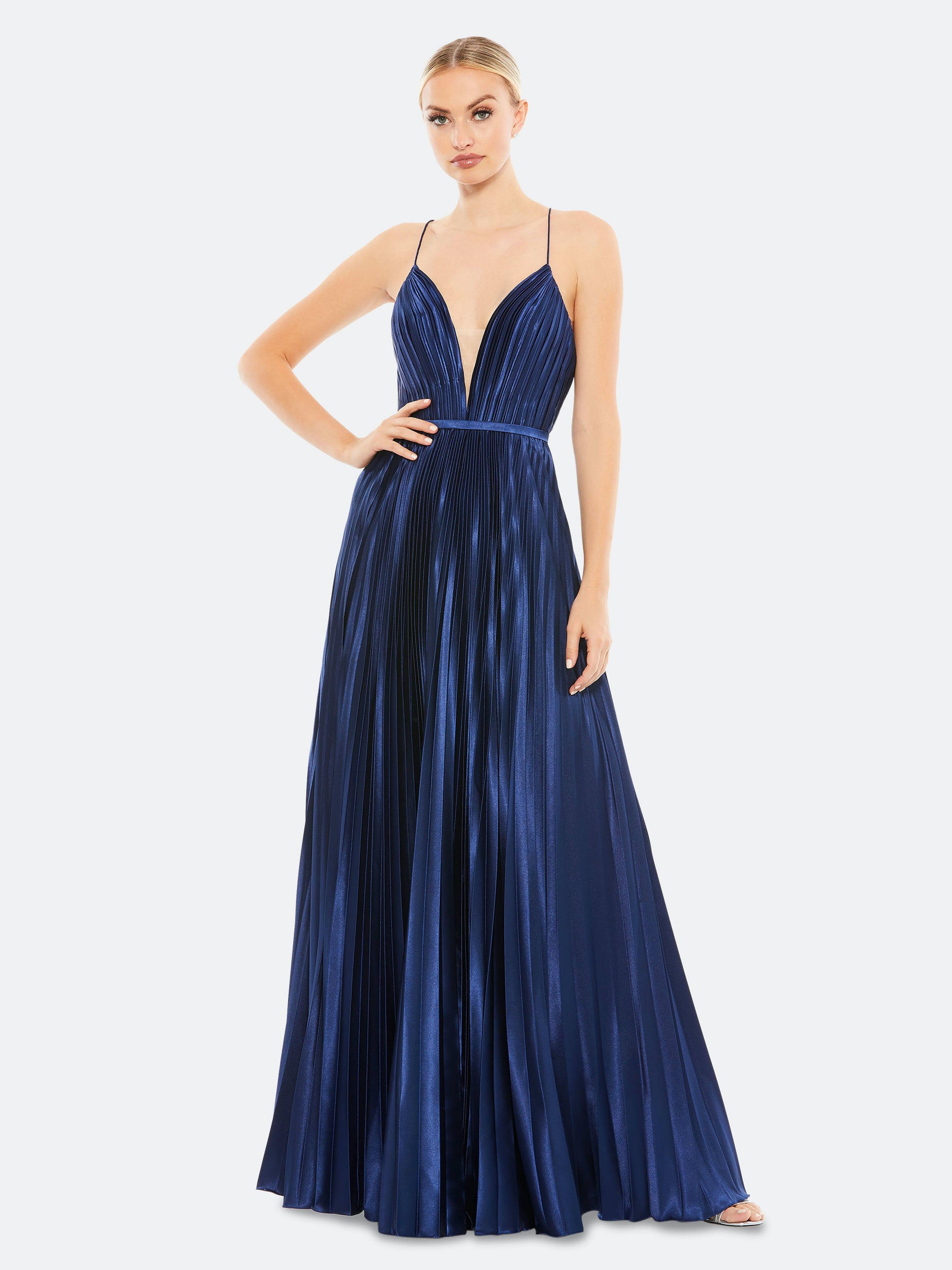 Mac Duggal Plunge Neck Pleated Evening Gown Midnight, Size ERPIIBFK_D8E5J