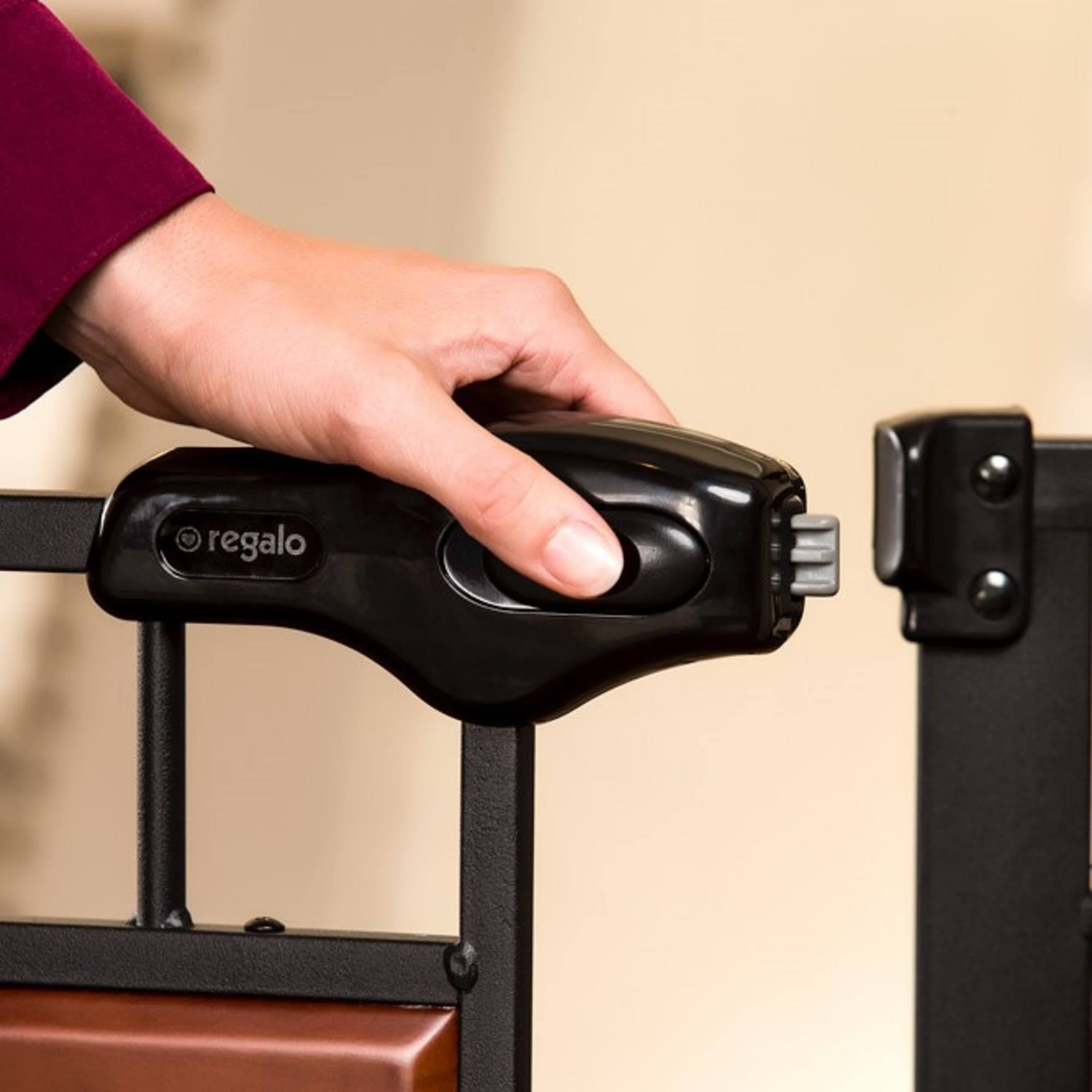 Regalo Extra Tall Home Accents Walk-Thru ZRTUEQQF_LCVFN